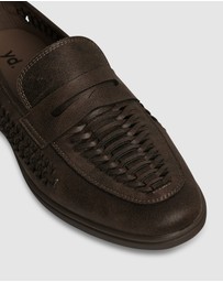 yd. - Matteo Lattice Shoe