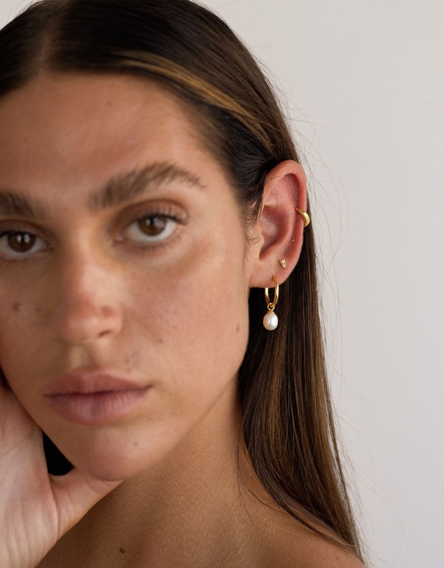 HOUSE OF SLANI - Dainty Crystal Pearl Stud Earrings