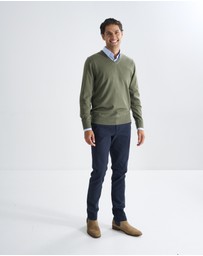 3 Wise Men - 3 Wise Men Fisher V Neck Merino Knit - Army Green
