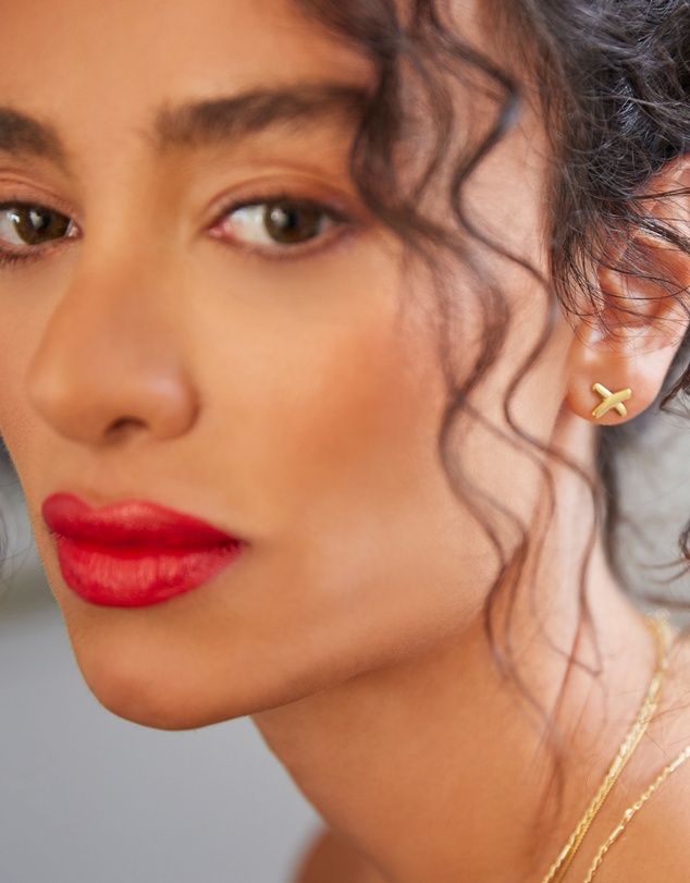 Najo - Kiss Stud Gold Earring