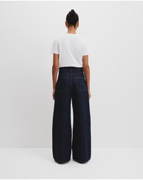 Country Road - Curved Wide Leg Jean