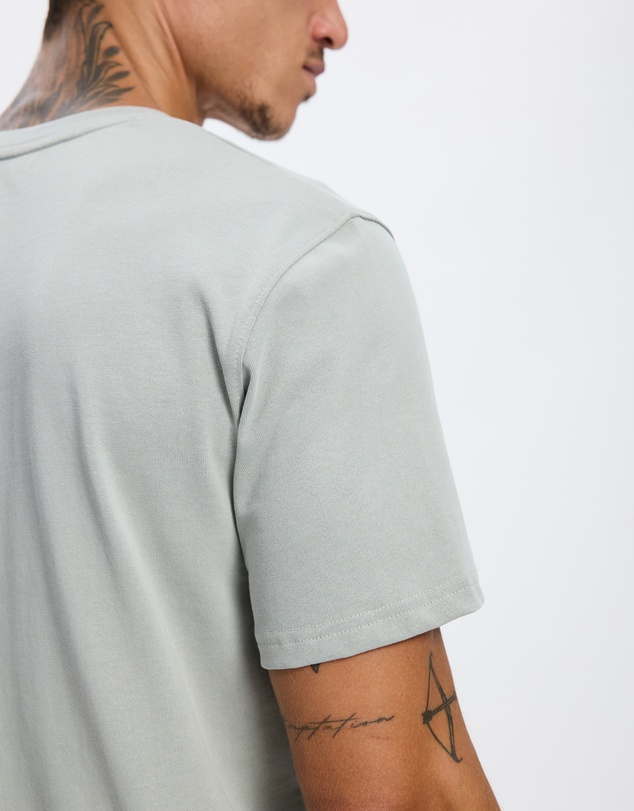 Under Armour - UA Logo Emb Heavyweight SS T-Shirt