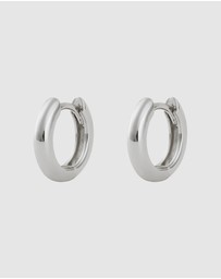 Wanderlust + Co - Classic Silver 7mm Baby Huggie Earrings