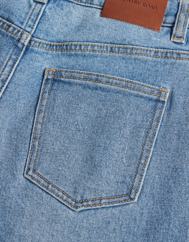 Country Road - Curved Seam Jean