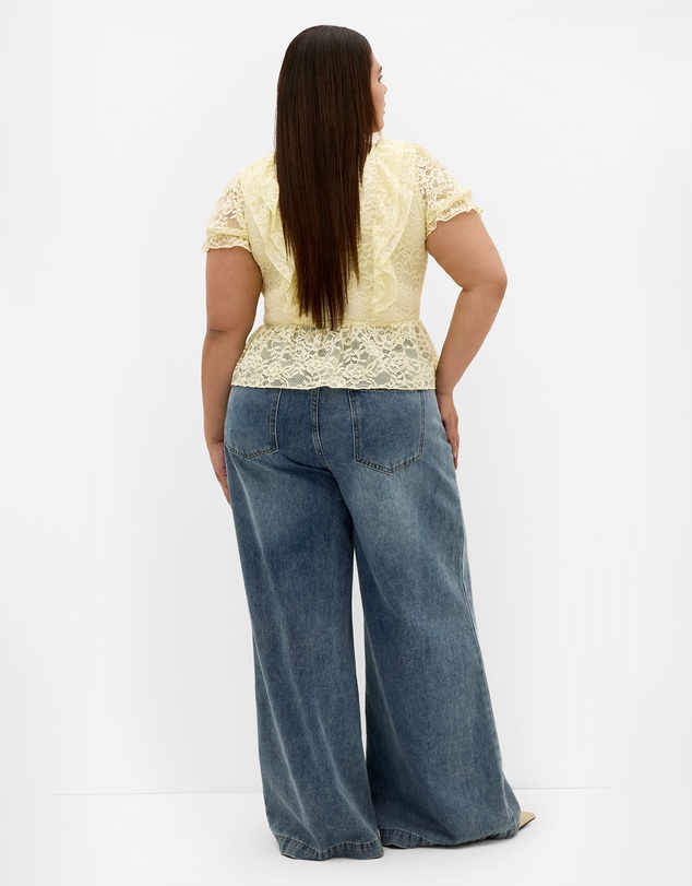 City Chic - Plus size Lora Lace Frill Top - lemon sorbet