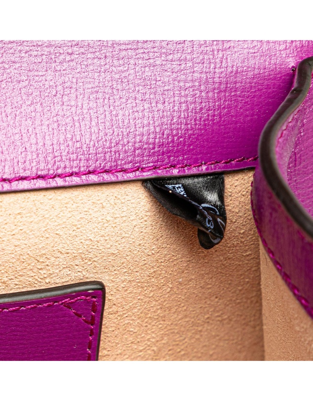 Pre-Loved by Azura Reborn - Pre-Loved gucci Elegant Shoulder Bag with Adjustable Strap and Interior Card Slots