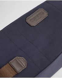 Country Road - Recycled Polyester Ezra Wash Bag
