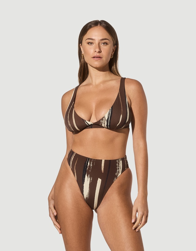 Form and Fold - The Wirefree D-G Top