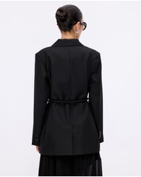 Minima Esenciales - Talia Wool Belted Blazer