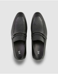 yd. - Riccardo Textured Leather Loafer
