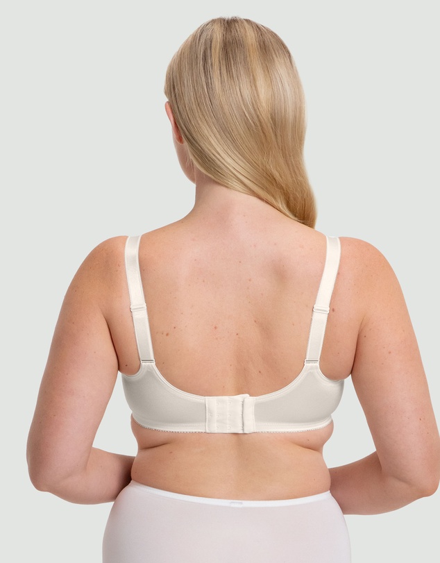 Triumph - Embroidered Minimiser Bra