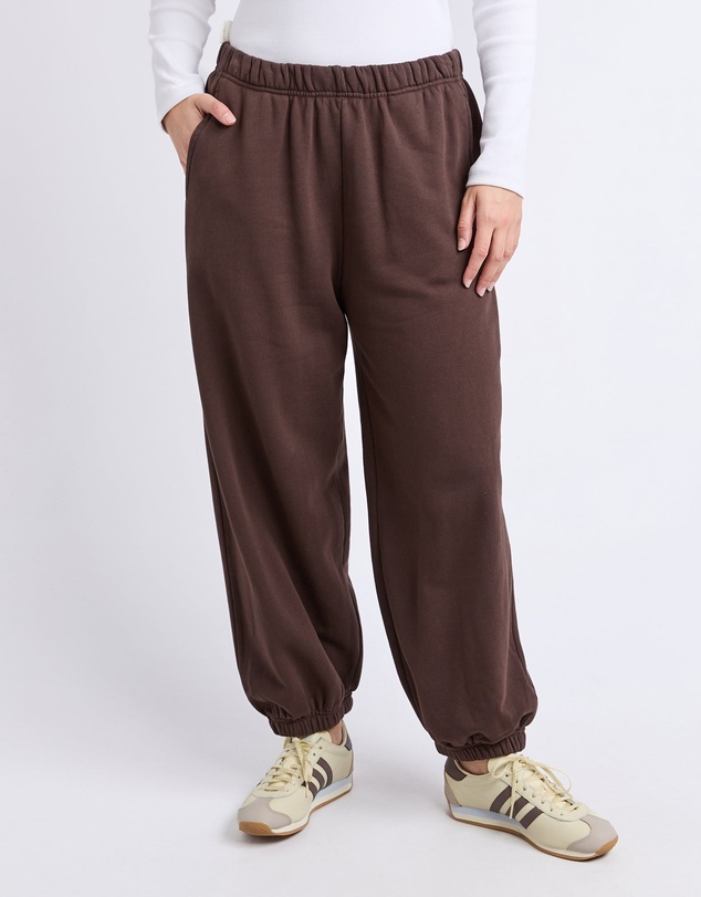 Foxwood - Foundation Barrel Trackpant Coffee Bean