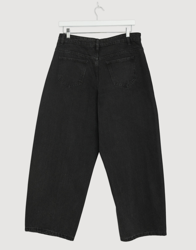 Revibe - Repaired Calli Cassidy High Rise Barrel Leg Jeans - AU 14