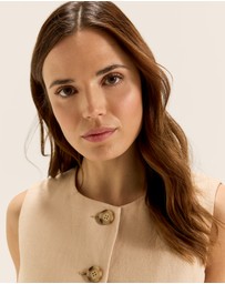 Review - Anya Vest