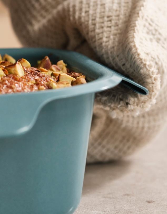 Joseph Joseph - Nest™ Bake 2lb Non-Stick Loaf Tin with Easy-Pull Handles