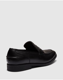 Uncut - Spargo Loafers