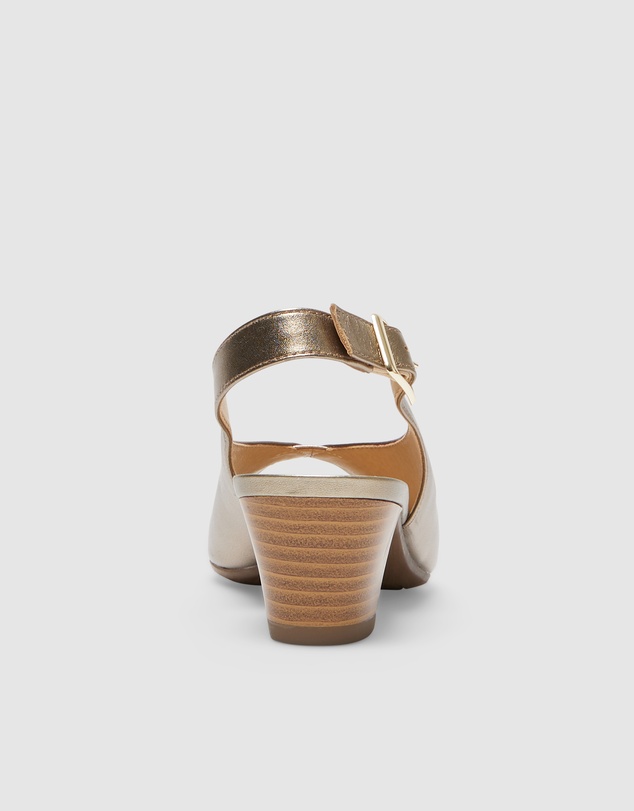 Wide Steps - Hilda