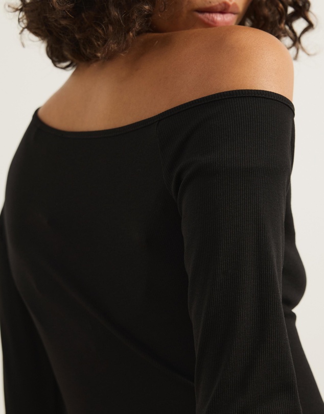 Atmos&Here - Samantha Off-Shoulder Rib Top
