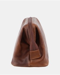 Pierre Cardin - Pierre Cardin Rustic Leather Toiletry