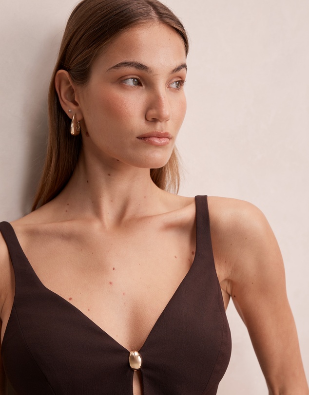 Forever New - Imogen Hardware Keyhole Top