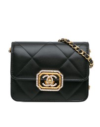 Pre-Loved by Azura Reborn - Pre-Loved chanel Elegant Quilted Flap Bag with Chain Strap and Embellished Clasp