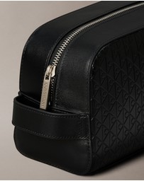 Calvin Klein - Embossed Emblem Washbag