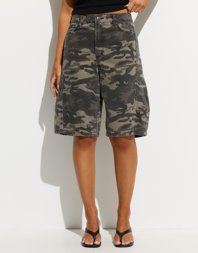 Dazie - Austin Mid Rise Camo Barrel Jorts