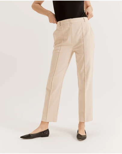 Review - Arianna Pant