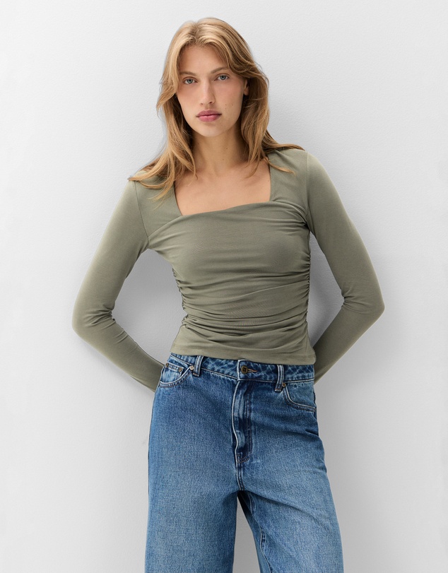 UNISON - Ruched Detail Long Sleeve Top