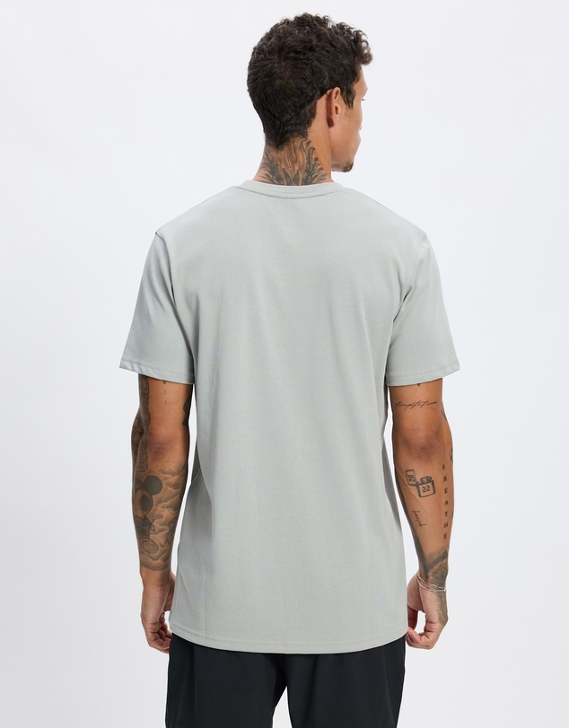 Under Armour - UA Logo Emb Heavyweight SS T-Shirt