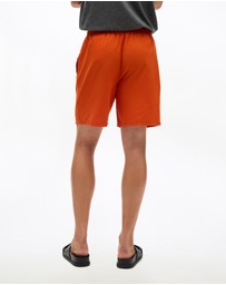Superdry - Essential 17