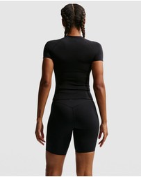 Nike - Universa Dri-FIT Short-Sleeve Top