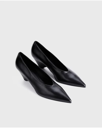 Bassike - Point Toe Pump
