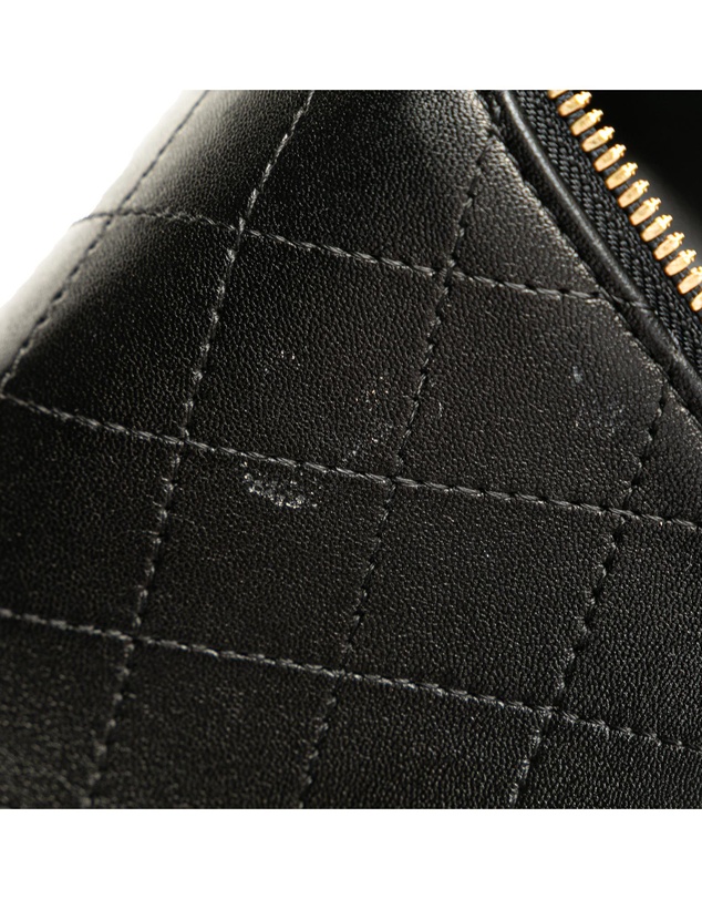 Pre-Loved by Azura Reborn - Pre-Loved Large Quilted Lambskin Knock On Wood Vanity Case