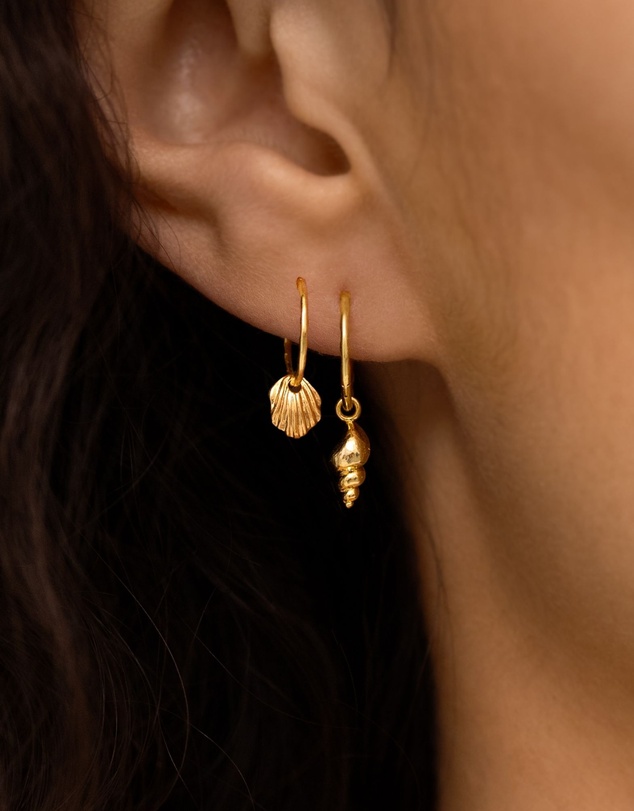 SAINT VALENTINE - Shell Mini Hoop Set - Gold - ICONIC EXCLUSIVE