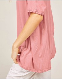 Primness - Loose V Tee