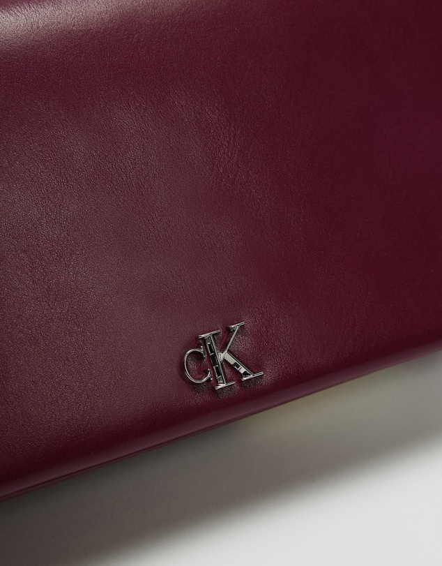Calvin Klein - Wallet On Chain