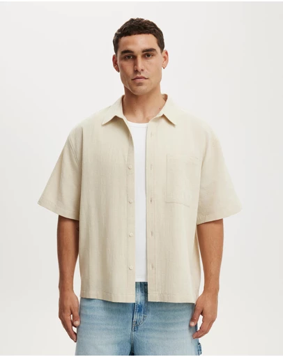 Cotton On - Boxy Fit Short Sleeve Shirt