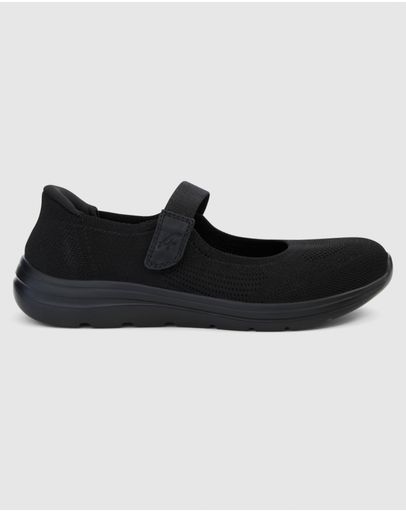 BLACK BLACK
