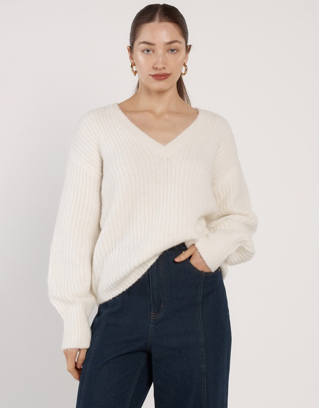 Fate + Becker - Remy V-Neck Jumper