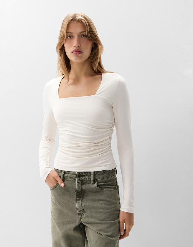 UNISON - Ruched Detail Long Sleeve Top