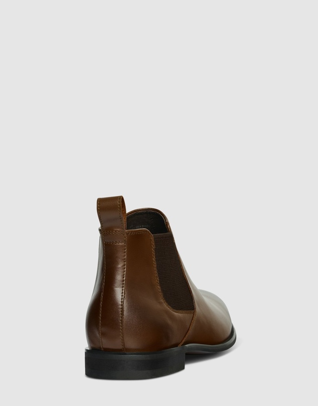 yd. - New York Chelsea Leather Boot