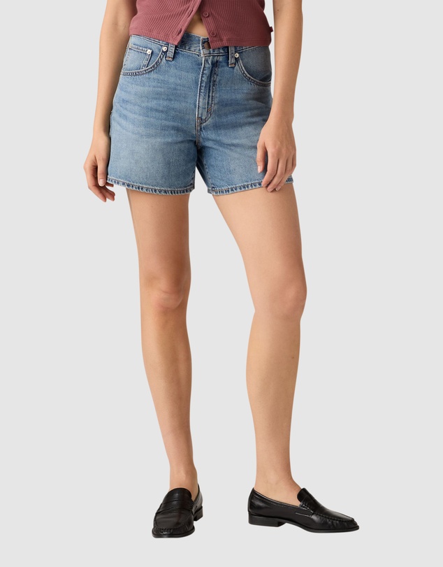 Levi's - Cinch Mid-Thigh Shorts