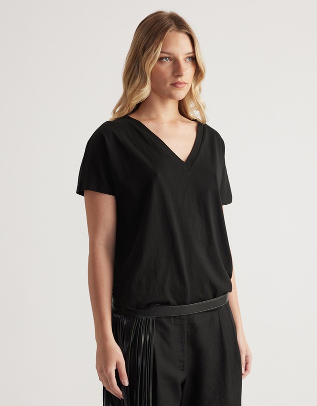 Decjuba - Selena Boxy V Neck Tee