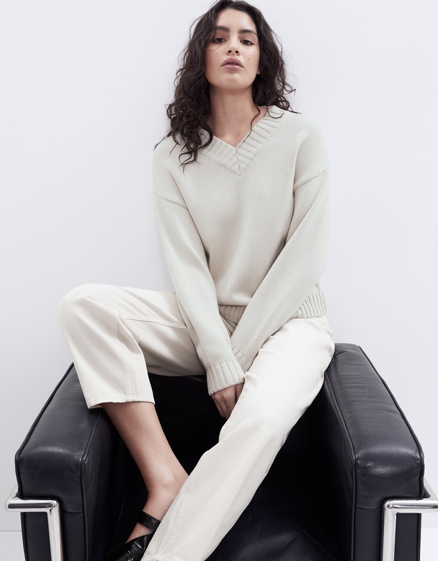 UNISON - Chunky V Neck Knit
