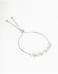 Lovisa - Silver Plated Cubic Zirconia Floral Toggle Bracelet