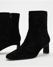 AERE - Isabel Heeled Leather Ankle Boots