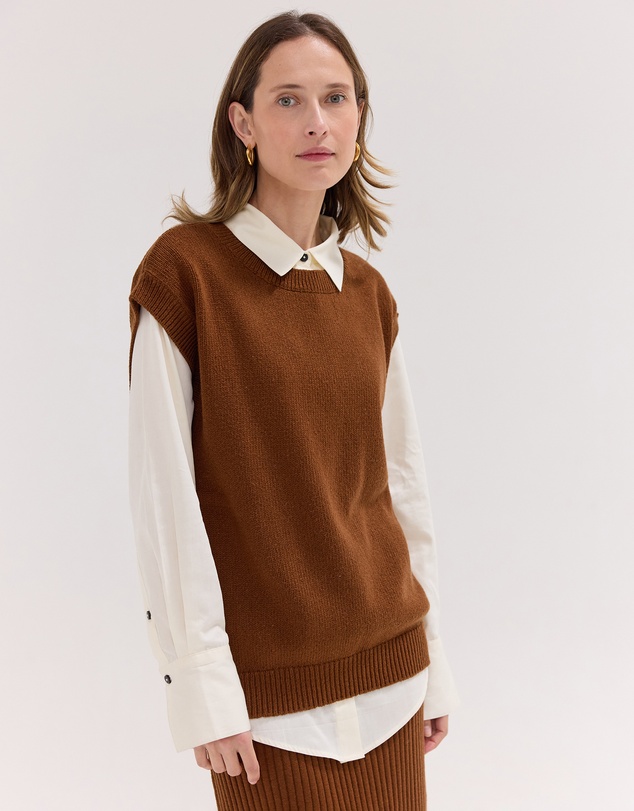 Cloth & Co. - The Crew Neck Vest Castagne