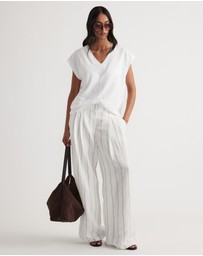 Decjuba - Shay Slub V-Neck Tee