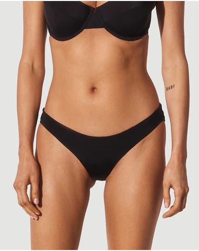 Form and Fold - The Staple Classic Bottom